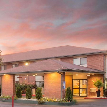 Super 8 By Wyndham Provo Byu Orem ภายนอก รูปภาพ